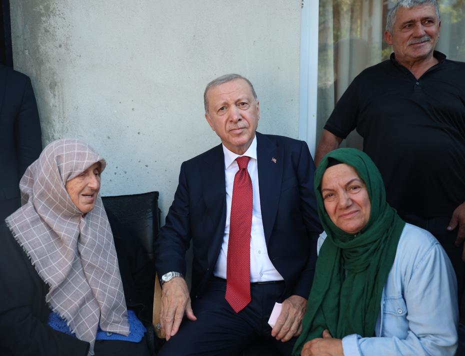 Cumhurbaşkanı Erdoğan'dan komşularına ziyaret