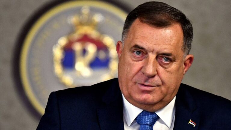 Bosnalı Sırp lider Dodik hakkında Yüksek Temsilci’ye ‘saygısızlık’ iddianamesi