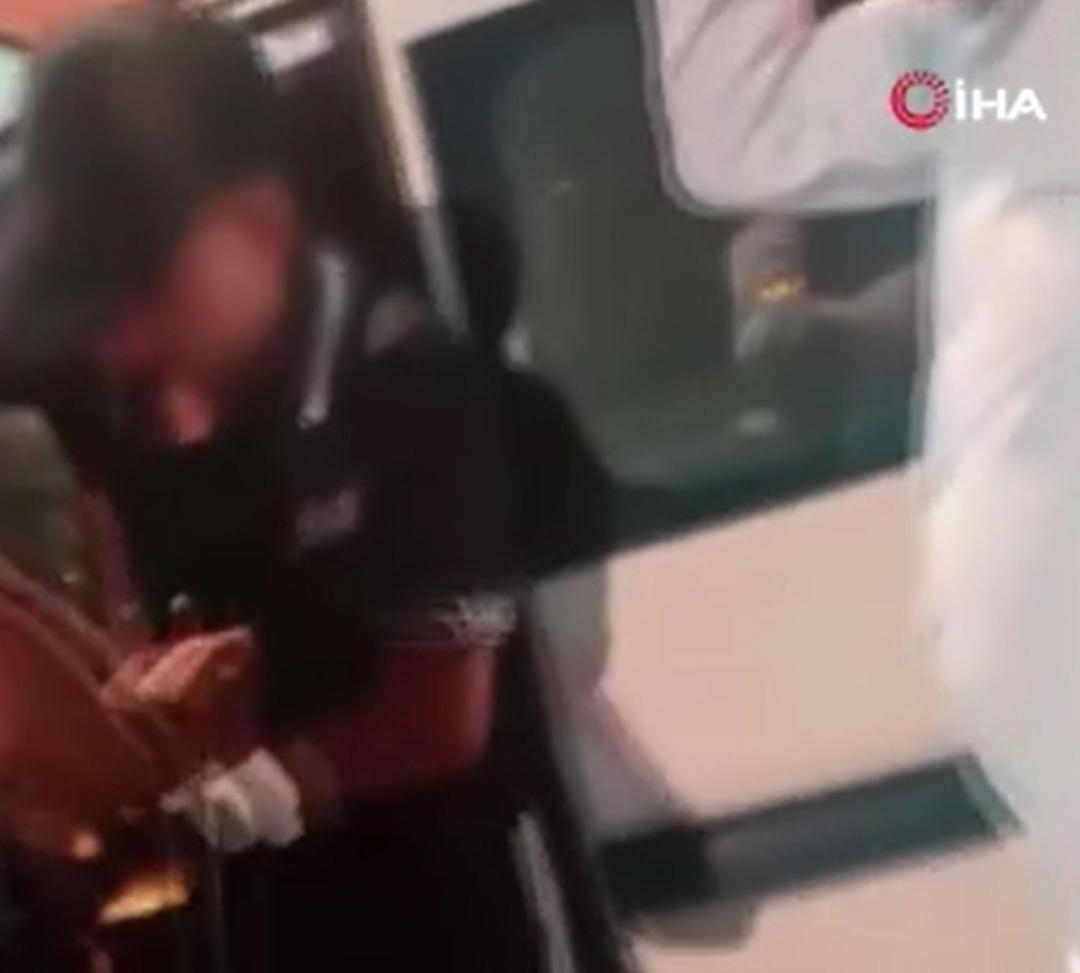 16 -Ed -Lold Boy ev sahibini bıçakladı: 